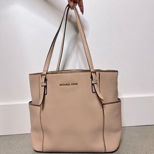 Michael Kors Tan Light Pink Women’s Purse Mid-sized Leather